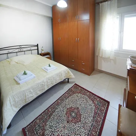 Apartment με κήπο στην χλόη καστοριάς *